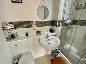 En-Suite- click for photo gallery